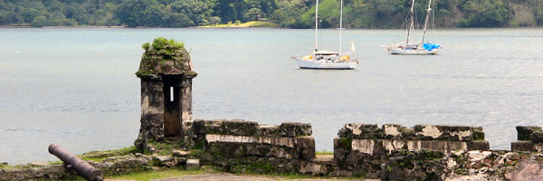 Ruinas y Bahia de Portobelo